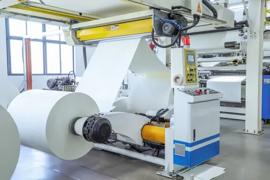 Manicotto per tazza di carta ondulata usa e getta per tazza di caffè caldo da 6/8/10/12/16 Oz con design personalizzato logo personalizzato